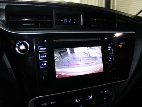 Used 2018 Toyota Corolla SE FWD image 14