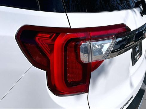 Used 2022 GMC Acadia SLE FWD image 28