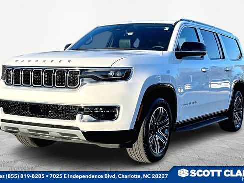 Used 2024 Jeep Wagoneer L Series II w/ Flexible Seating Group image 3