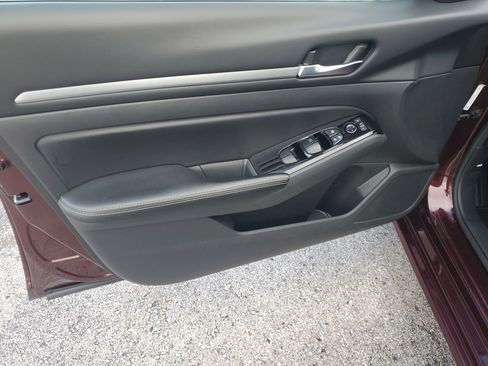 Used 2023 Nissan Altima 2.5 SV image 11