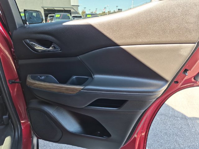 Used 2023 GMC Acadia SLE w/ Driver Convenience Package FWD image 26