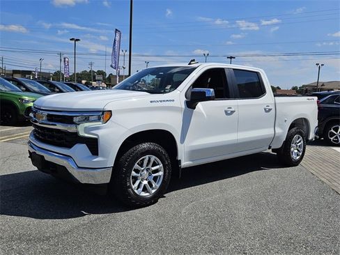 Used 2024 Chevrolet Silverado 1500 LT image 3