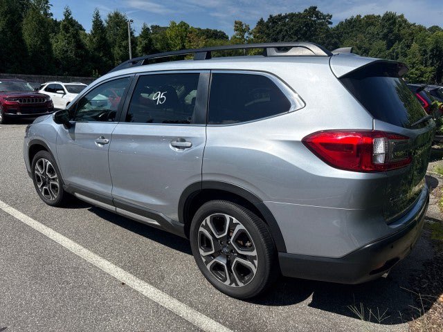 Used 2023 Subaru Ascent Limited AWD/4WD image 3