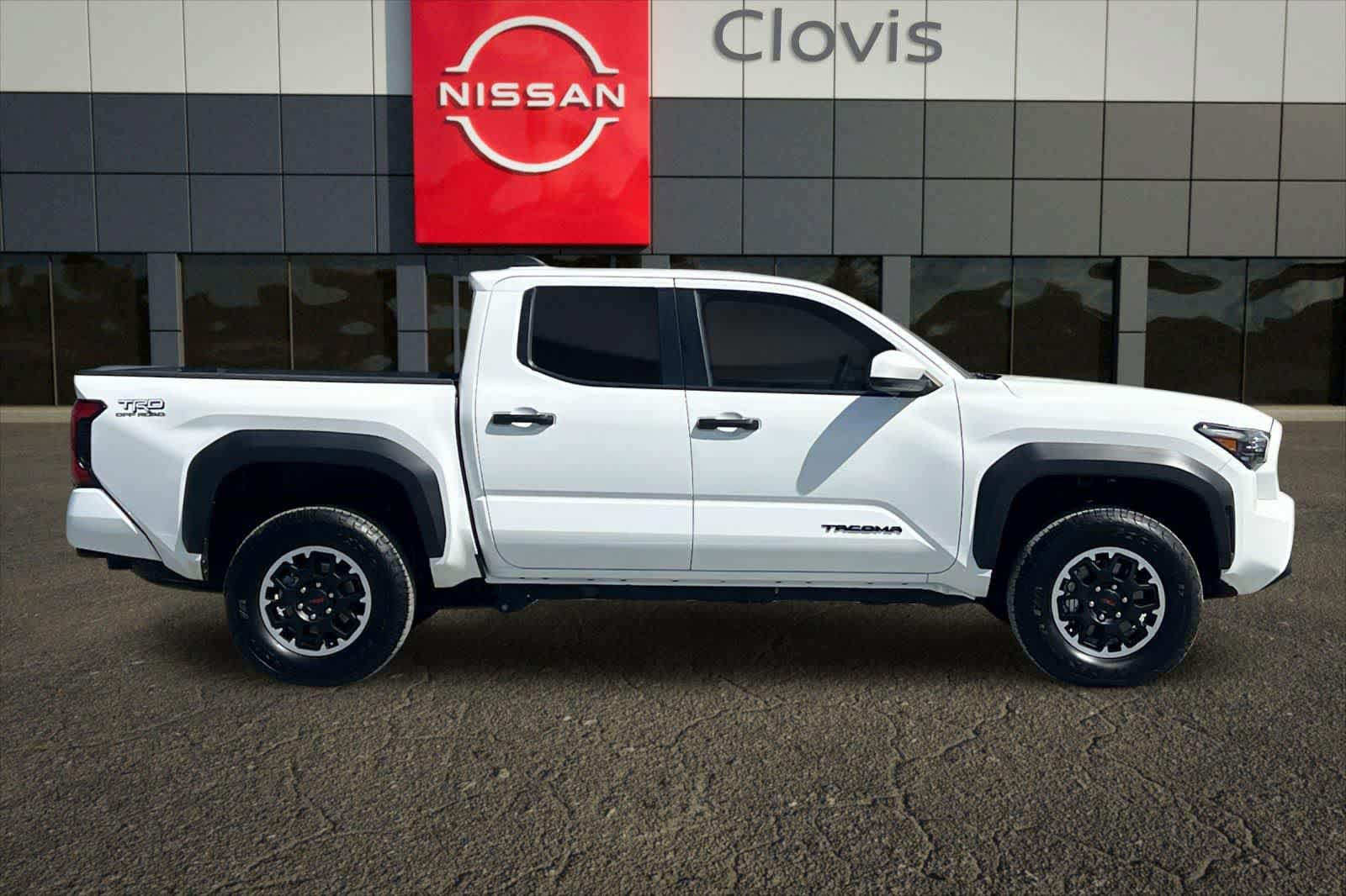 Used 2025 Toyota Tacoma TRD Off-Road AWD/4WD image 9
