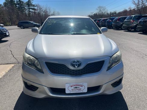 Used 2011 Toyota Camry SE w/ SE Extra-Value Pkg #1 image 2
