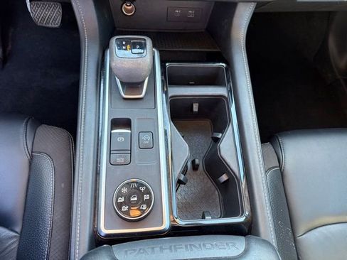 Used 2022 Nissan Pathfinder SL image 21