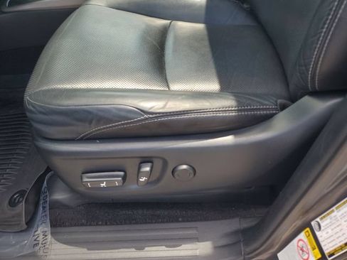 Used 2017 Toyota 4Runner Limited AWD/4WD image 18
