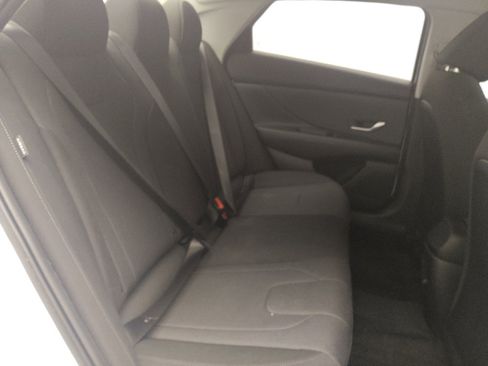 Used 2025 Hyundai Elantra SE FWD image 19