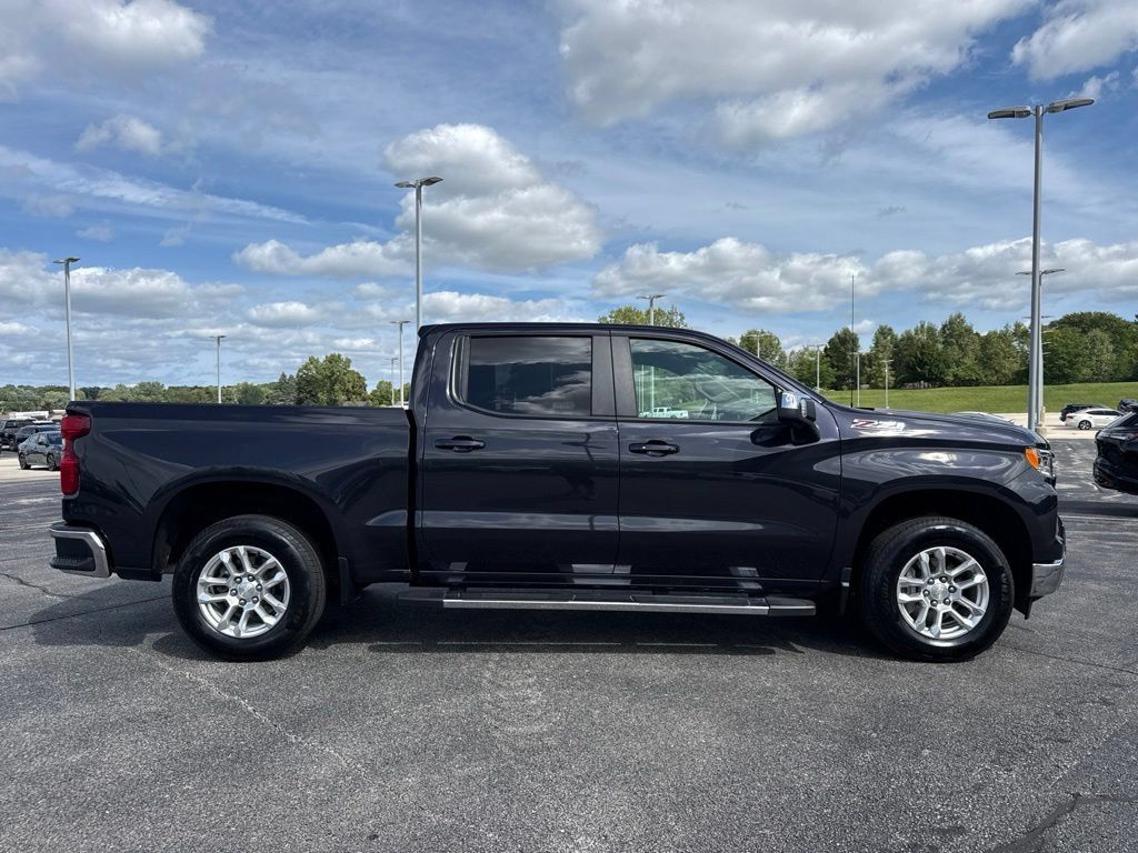 Certified 2024 Chevrolet Silverado 1500 LT AWD/4WD image 32
