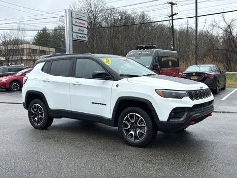 Certified 2025 Jeep Compass Trailhawk w/ Trailhawk Elite Group image 2