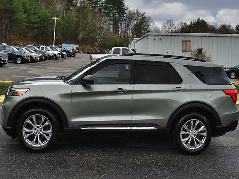 Used 2020 Ford Explorer XLT w/ Equipment Group 202A image 4