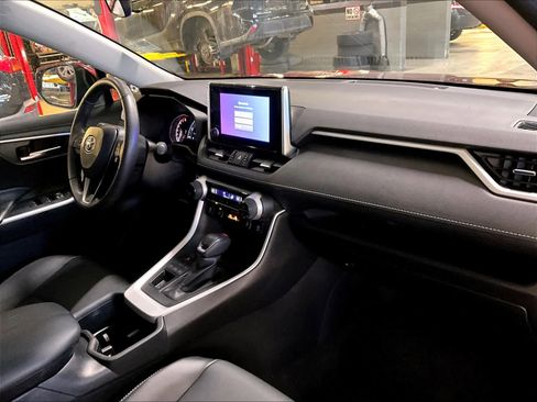 Used 2023 Toyota RAV4 XLE Premium image 14