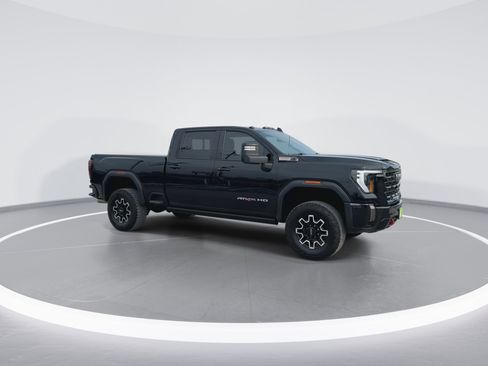 Used 2024 GMC Sierra 2500 AT4X image 3