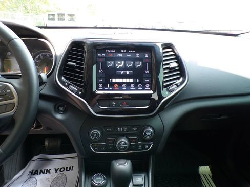 Used 2019 Jeep Cherokee Limited AWD/4WD image 26