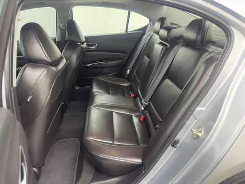 Used 2020 Acura TLX image 9