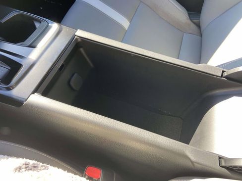 Used 2025 Toyota Camry SE w/ Convenience Package image 26