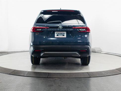 Certified 2024 Toyota Grand Highlander AWD image 11