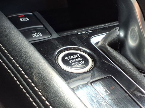 Used 2023 Nissan Kicks SR FWD image 16