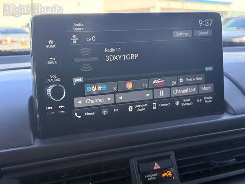 Used 2025 Honda Pilot TrailSport image 13