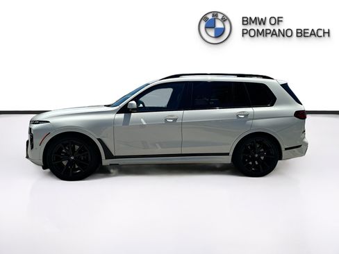 Used 2023 BMW X7 xDrive40i w/ M Sport Package AWD/4WD image 4