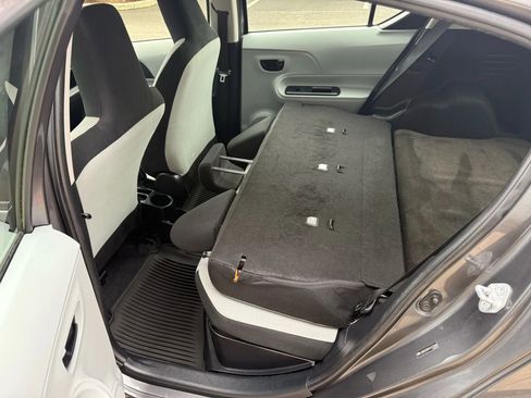 Used 2014 Toyota Prius C One image 18