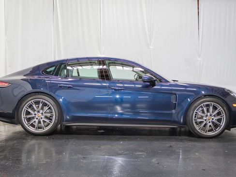 Used 2023 Porsche Panamera 4 Platinum Edition AWD/4WD image 4