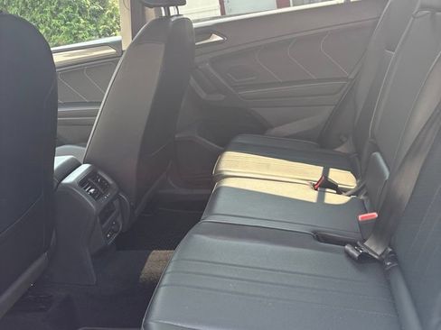 Used 2022 Volkswagen Tiguan SE AWD/4WD image 25