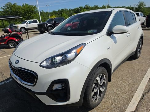 Certified 2022 Kia Sportage LX AWD/4WD image 2