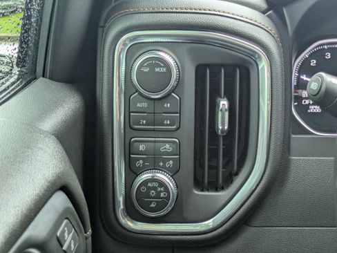 Used 2021 GMC Sierra 1500 AT4 w/ AT4 Premium Package AWD/4WD image 14