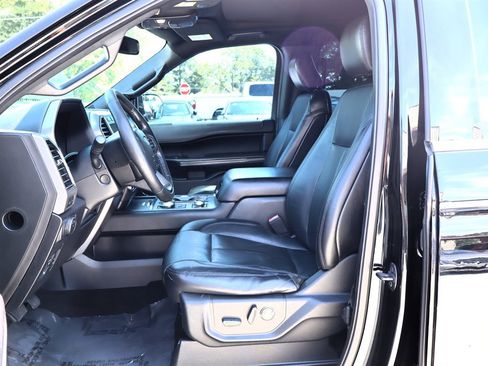 Used 2018 Ford Expedition Max XLT w/ Equipment Group 202A AWD/4WD image 16