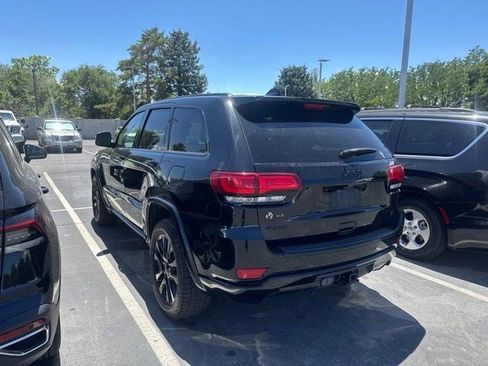 Used 2017 Jeep Grand Cherokee Altitude AWD/4WD image 7
