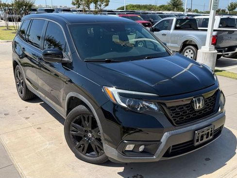 Used 2021 Honda Passport Sport image 3