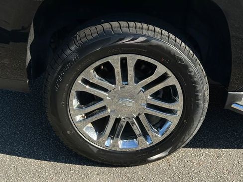 Used 2019 Cadillac Escalade 2WD image 9