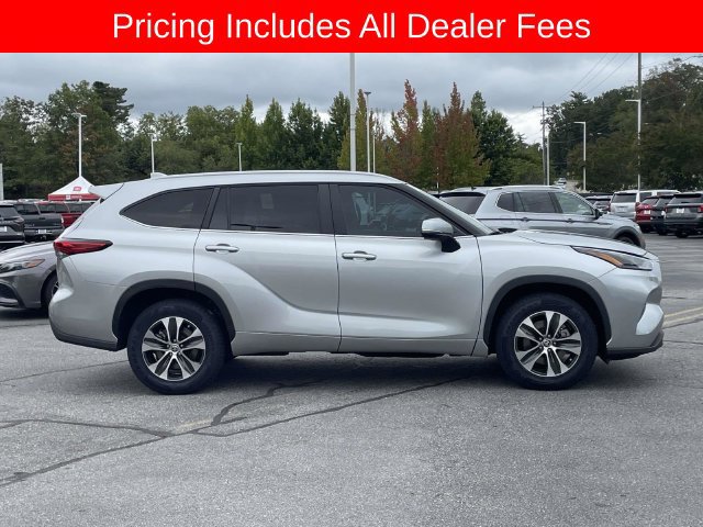 Used 2023 Toyota Highlander XLE FWD image 6