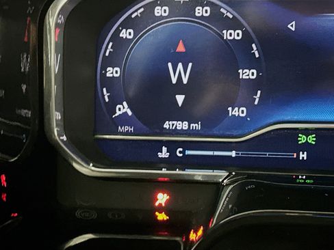 Used 2024 Chevrolet Silverado 1500 LT image 16