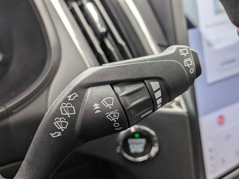 Used 2023 Ford Edge Titanium w/ Class II Trailer Tow Package image 26