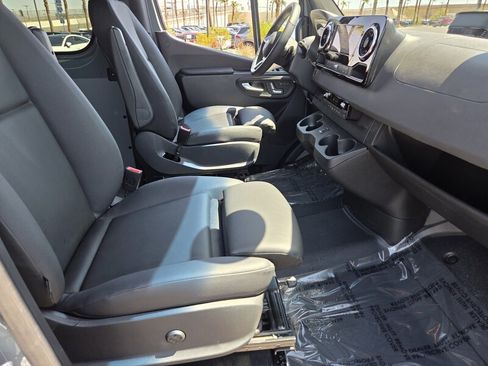 Used 2026 Mercedes-Benz Sprinter 2500 image 21