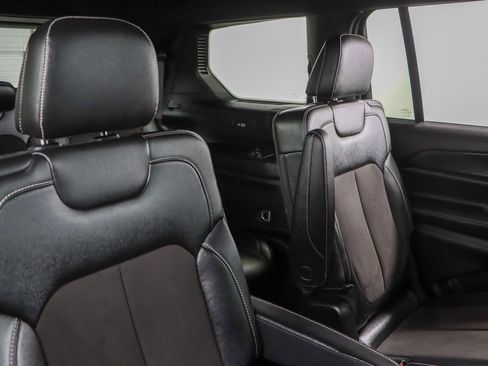 Used 2023 Jeep Grand Cherokee L Laredo AWD/4WD image 29