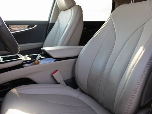 Used 2023 Lincoln Nautilus Reserve w/ Cargo Utility Package image 11