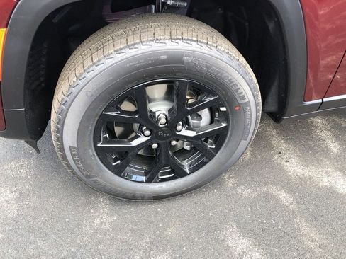 New 2026 Jeep Grand Cherokee L 4WD image 2