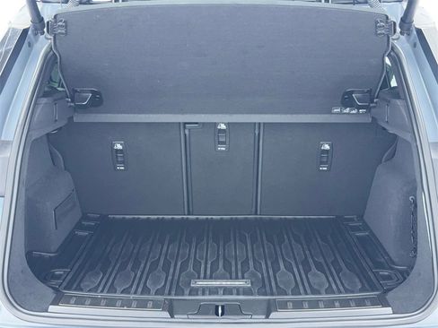 Used 2023 Land Rover Range Rover Evoque R-Dynamic SE image 12