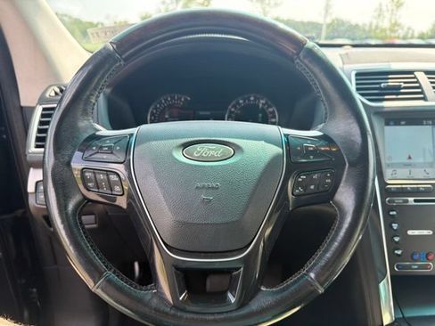 Used 2017 Ford Explorer Platinum AWD/4WD image 55