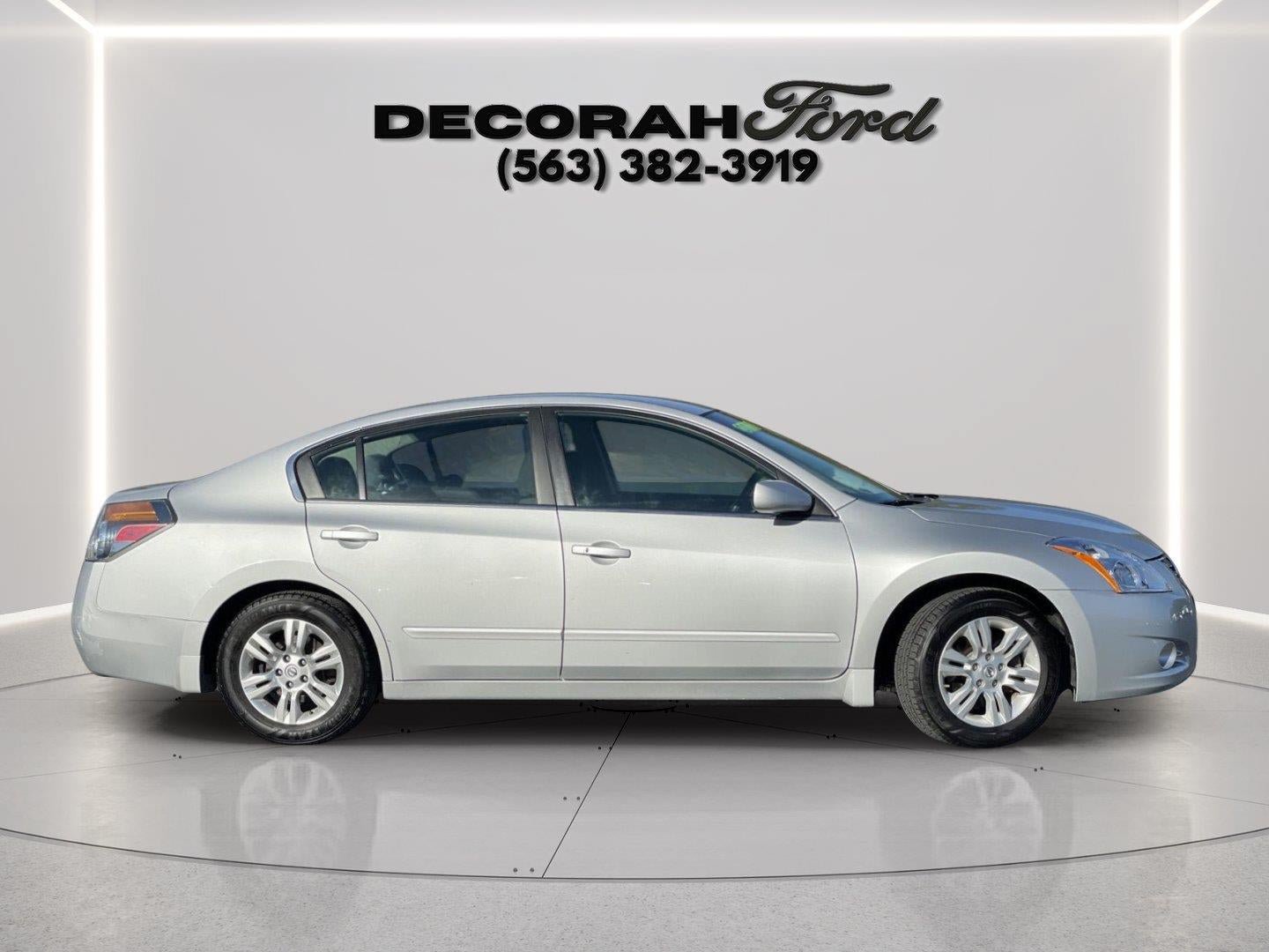 Used 2011 Nissan Altima 2.5 S w/ Convenience Pkg FWD image 2