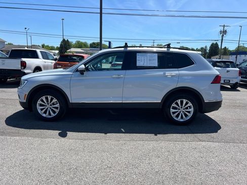 Used 2018 Volkswagen Tiguan SE w/ Panoramic Sunroof Package AWD/4WD image 2