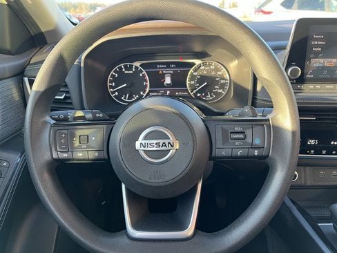 Used 2021 Nissan Rogue SV image 15