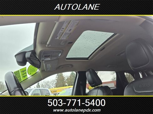 Used 2017 Jeep Cherokee Limited image 15