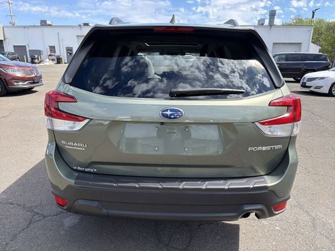 Used 2019 Subaru Forester Premium w/ Popular Package #1 AWD/4WD image 4