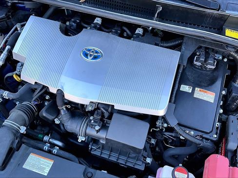 Used 2016 Toyota Prius Three Touring image 29