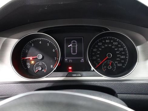 Used 2015 Volkswagen Golf S image 33