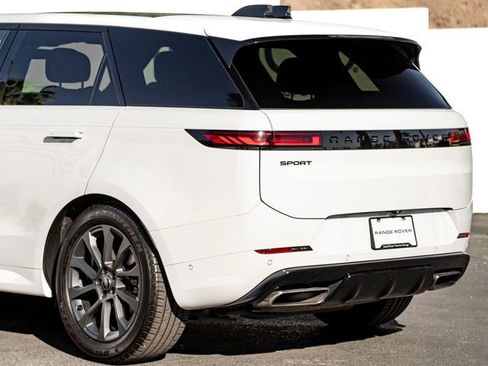 Used 2024 Land Rover Range Rover Sport Dynamic SE image 10
